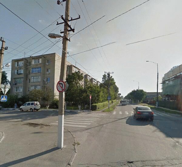 Банкомат Сбербанка России по адресу г. Славянск-на-Кубани,  ул. Юных Коммунаров 100